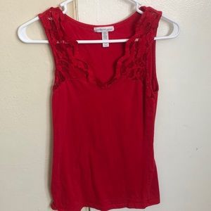 Red lace sleeveless shirt